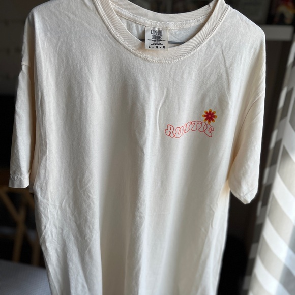 “In my auntie era” comfort colours shirt - Picture 1 of 3